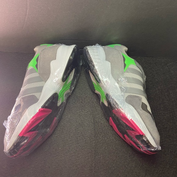 Yung '96 - Picture 4 of 5